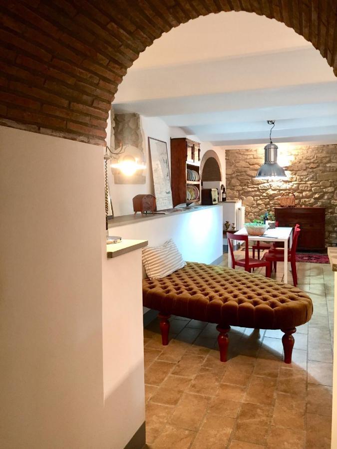 La Taverna Fra Le Colline Arezzo Bagian luar foto