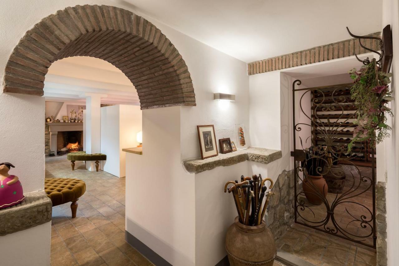 La Taverna Fra Le Colline Arezzo Bagian luar foto